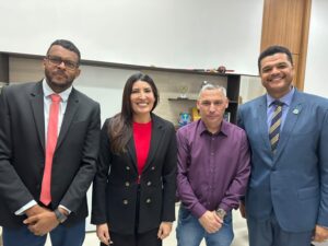 Leandra Lopes, Vicente da Fox, Alan Mansur e Denis Madureira integram a Frente Parlamentar do Petróleo e Energia. Vicente articulou a visita do cônsul de Angola à CâmaraFoto: Clique Diário
